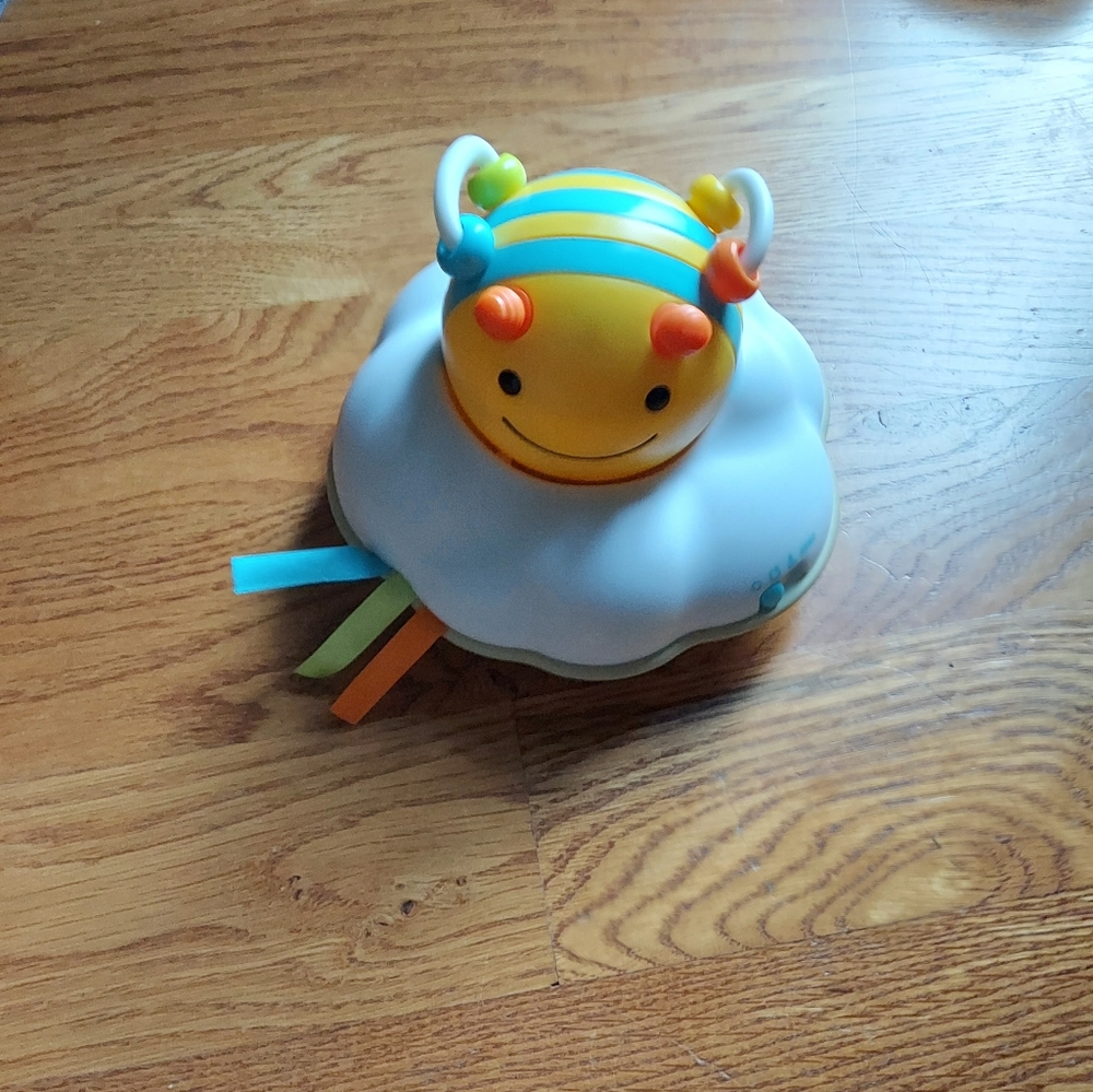 EUC skip hop crawling bee toy